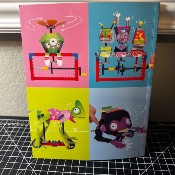 Lego Klutz Activity Books Chain Reactions, Gear Bots and Gadgets - Picture 7 of 8
